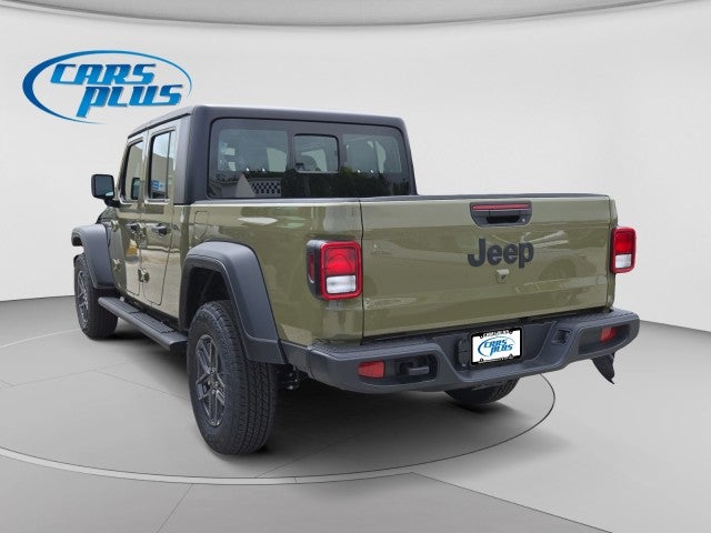 2026 Jeep Gladiator — rear three-quarter view