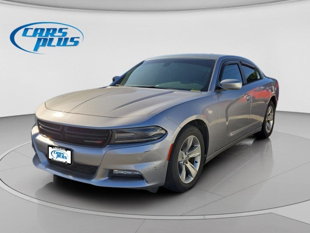 2015 Dodge Charger SXT in Silver — front three-quarter view