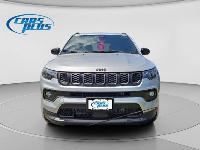 2026 Jeep Compass Latitude Altitude in Silver Zynith Metallic Clear-Coat Exterior Paint — front three-quarter view
